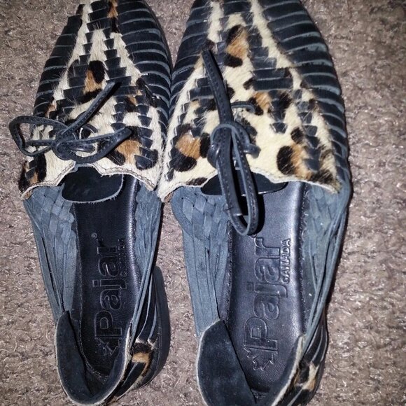 PAJAR CANADA-Black Leather and Hair Calf Leopard Flats-Huaraches-UNIQUE-Sz 6-NEW - Picture 6 of 7